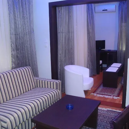 Hotel Emporiko 2*