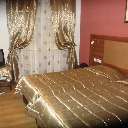 Hotel Emporiko 2*