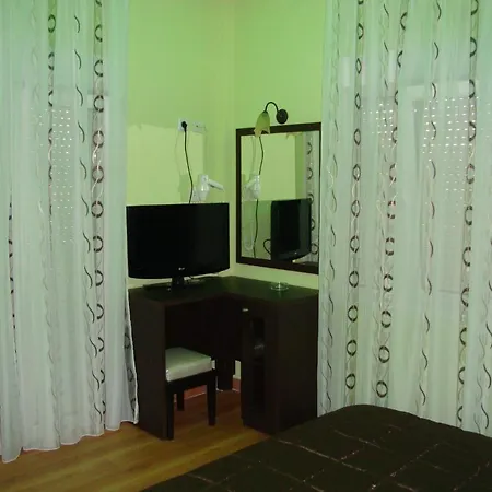 Emporiko Otel 2*