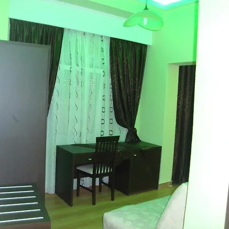 Otel Emporiko 2*