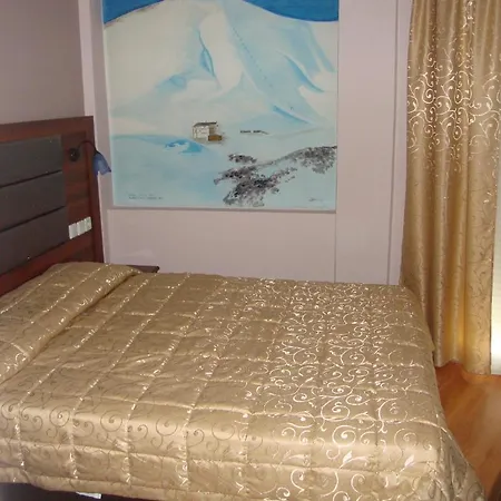 Emporiko Hotel