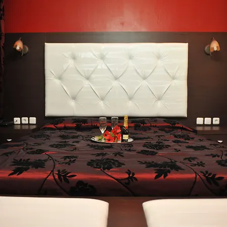 Emporiko Otel 2*