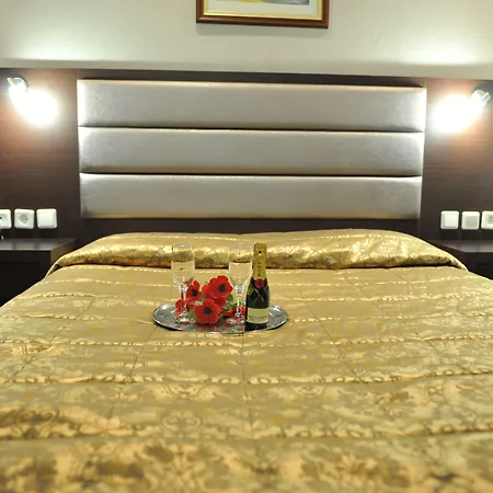 Emporiko Otel 2*
