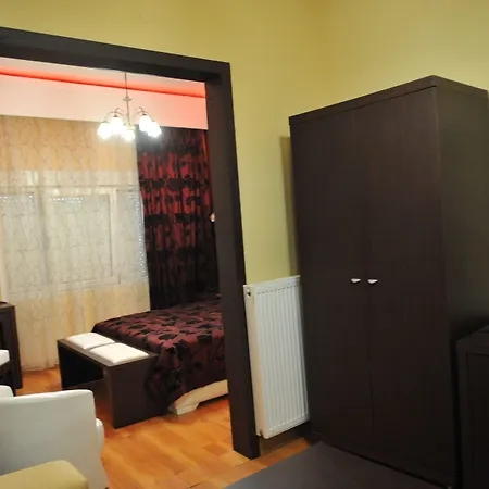 Emporiko Otel 2*