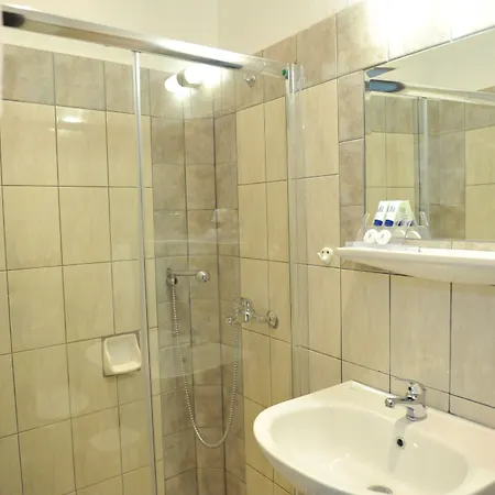 Otel Emporiko 2*