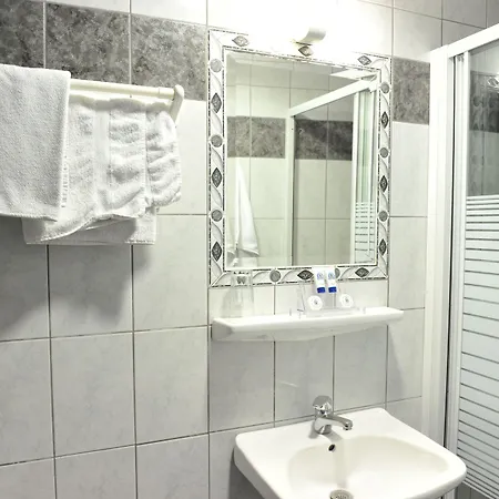 Emporiko Otel